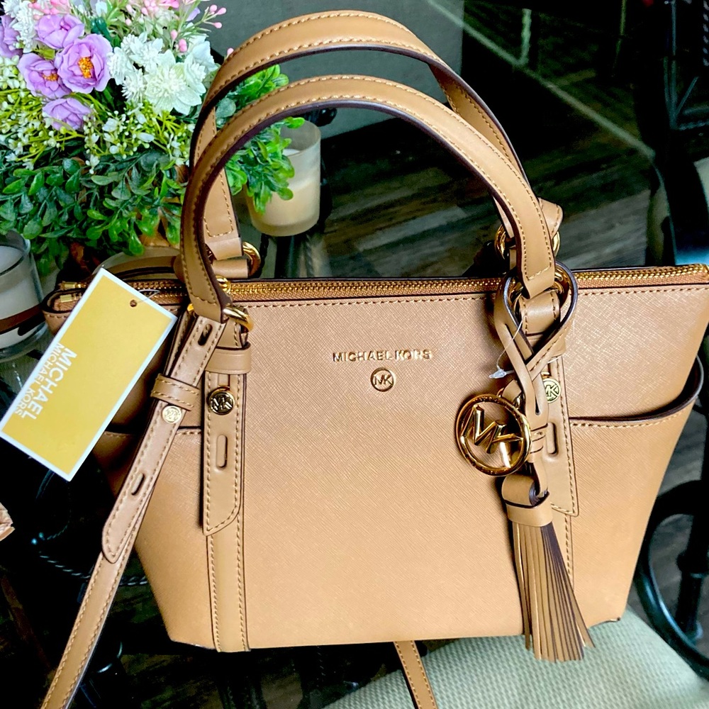 NWT Michael Kors Handbag. Retails $278